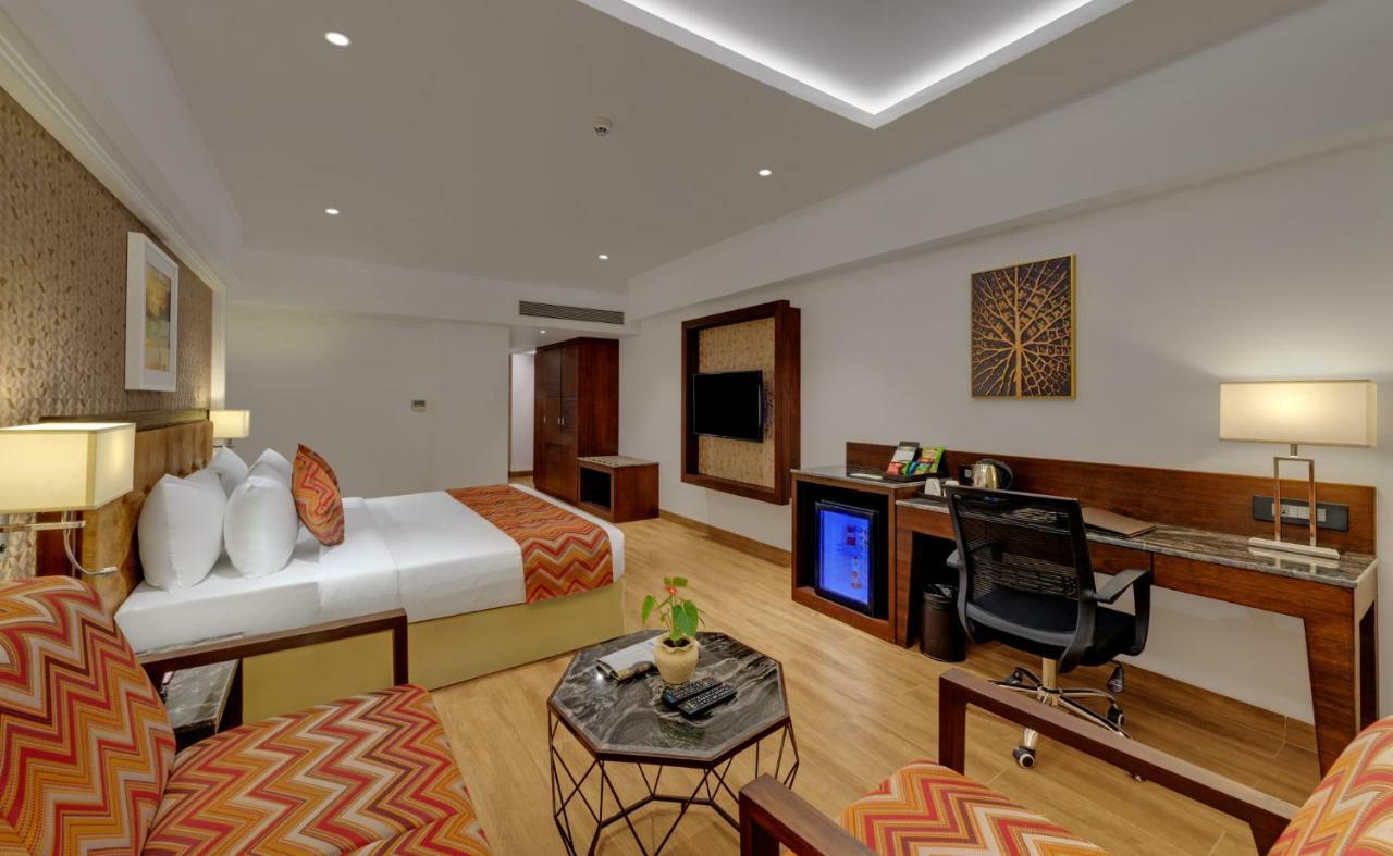 The Fern Residency, Satara Maharashtra Hotel Buitenkant foto